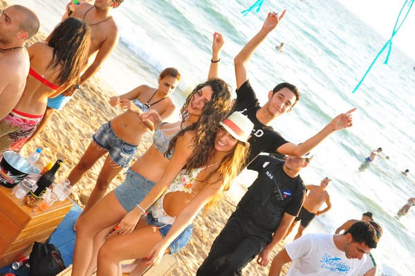 Champagne Shower @ Edde Sands